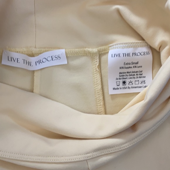 Live the process yellow leggings size xs - Picture 2 of 3